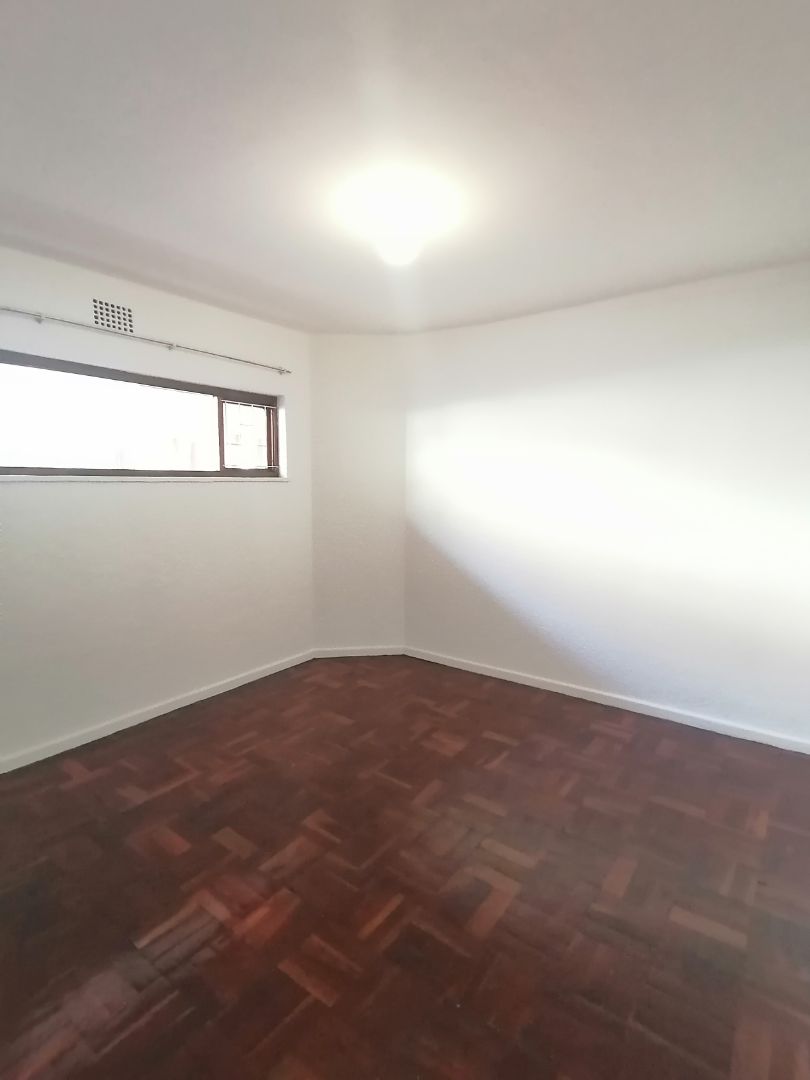 2 Bedroom Property for Sale in Vredehoek Western Cape